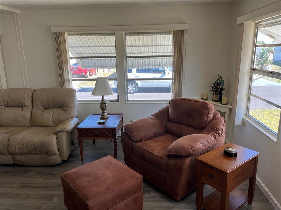 待售: $170,000 (2 贝兹, 2 浴室, 1152 平方英尺)