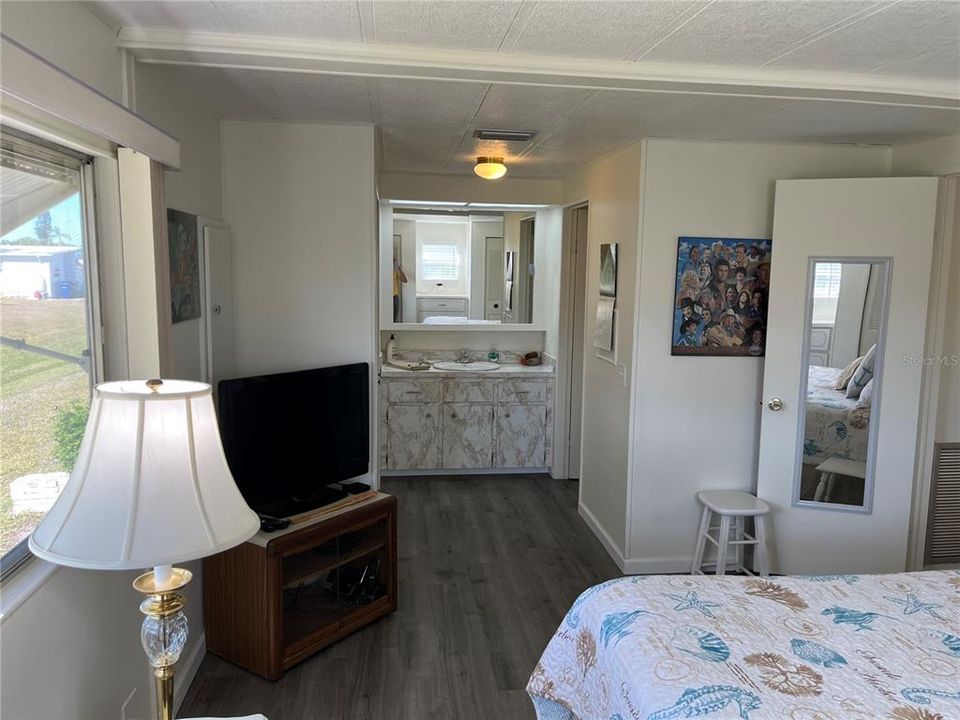 待售: $170,000 (2 贝兹, 2 浴室, 1152 平方英尺)