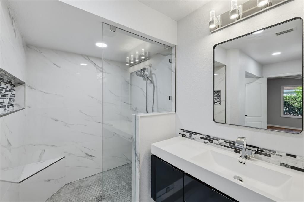 En Venta: $370,000 (3 camas, 2 baños, 1642 Pies cuadrados)