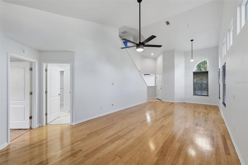 En Venta: $370,000 (3 camas, 2 baños, 1642 Pies cuadrados)