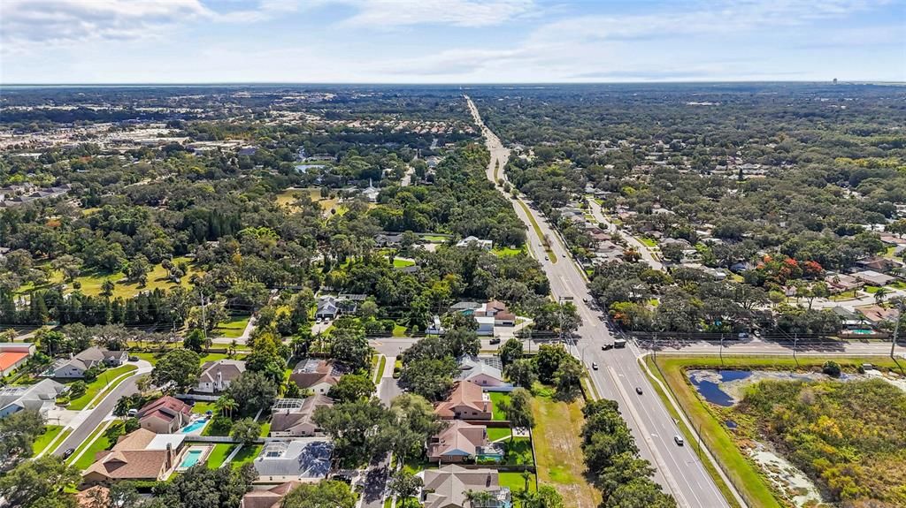 合同活跃: $749,990 (4 贝兹, 2 浴室, 2307 平方英尺)