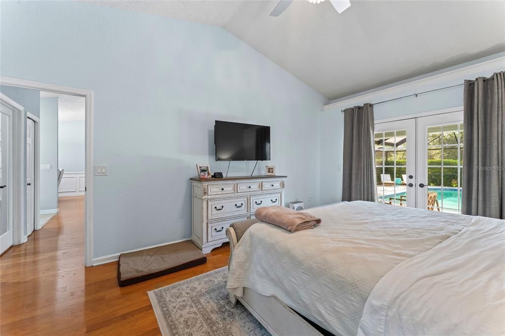 合同活跃: $749,990 (4 贝兹, 2 浴室, 2307 平方英尺)