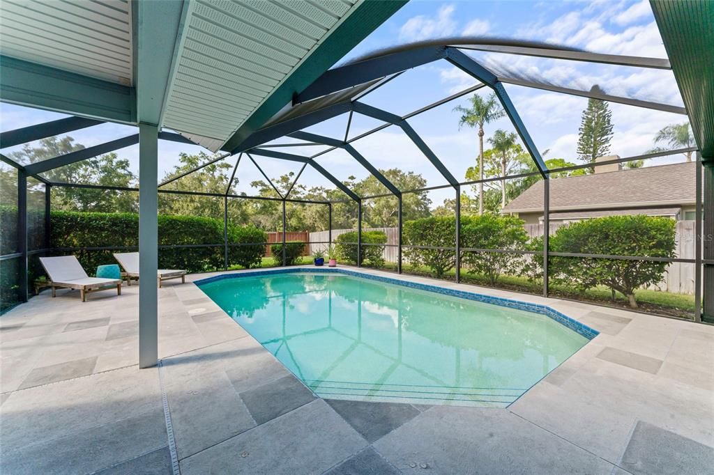 合同活跃: $749,990 (4 贝兹, 2 浴室, 2307 平方英尺)