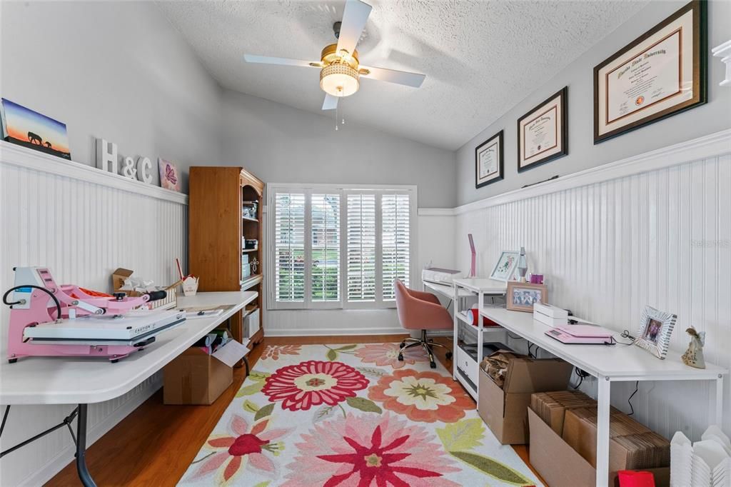 合同活跃: $749,990 (4 贝兹, 2 浴室, 2307 平方英尺)