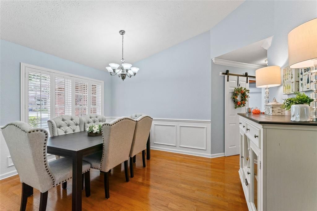 合同活跃: $749,990 (4 贝兹, 2 浴室, 2307 平方英尺)