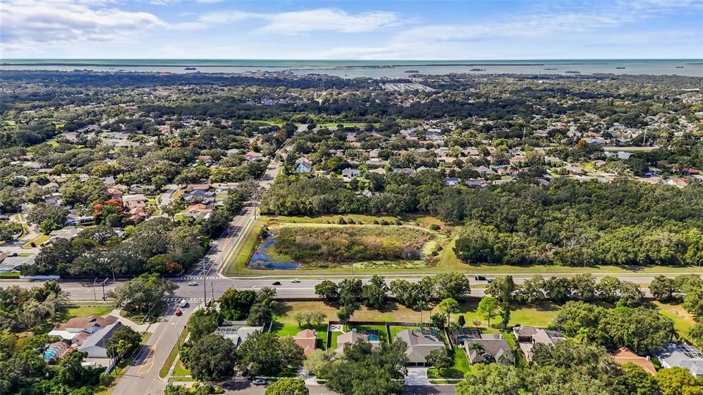 合同活跃: $749,990 (4 贝兹, 2 浴室, 2307 平方英尺)