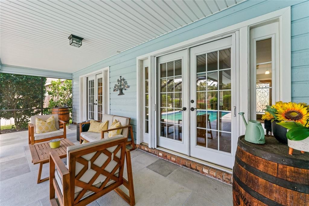 合同活跃: $749,990 (4 贝兹, 2 浴室, 2307 平方英尺)