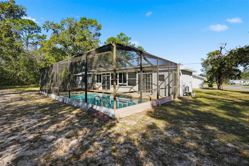 For Sale: $400,000 (3 beds, 3 baths, 2108 Square Feet)