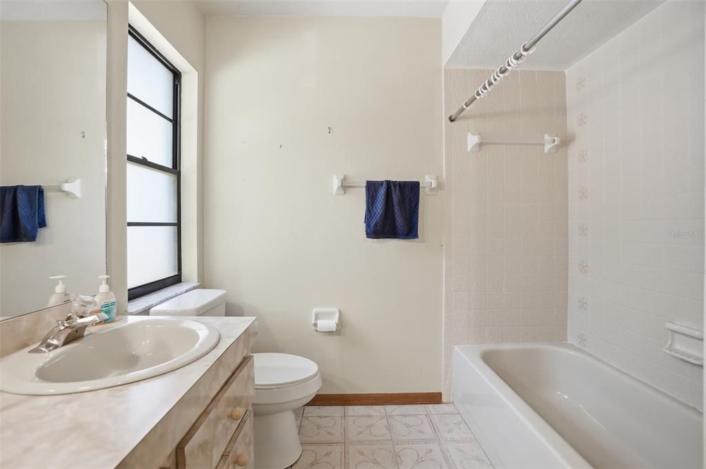 For Sale: $400,000 (3 beds, 3 baths, 2108 Square Feet)