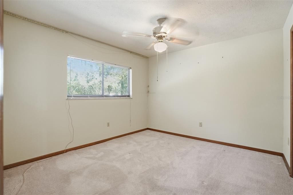 For Sale: $400,000 (3 beds, 3 baths, 2108 Square Feet)