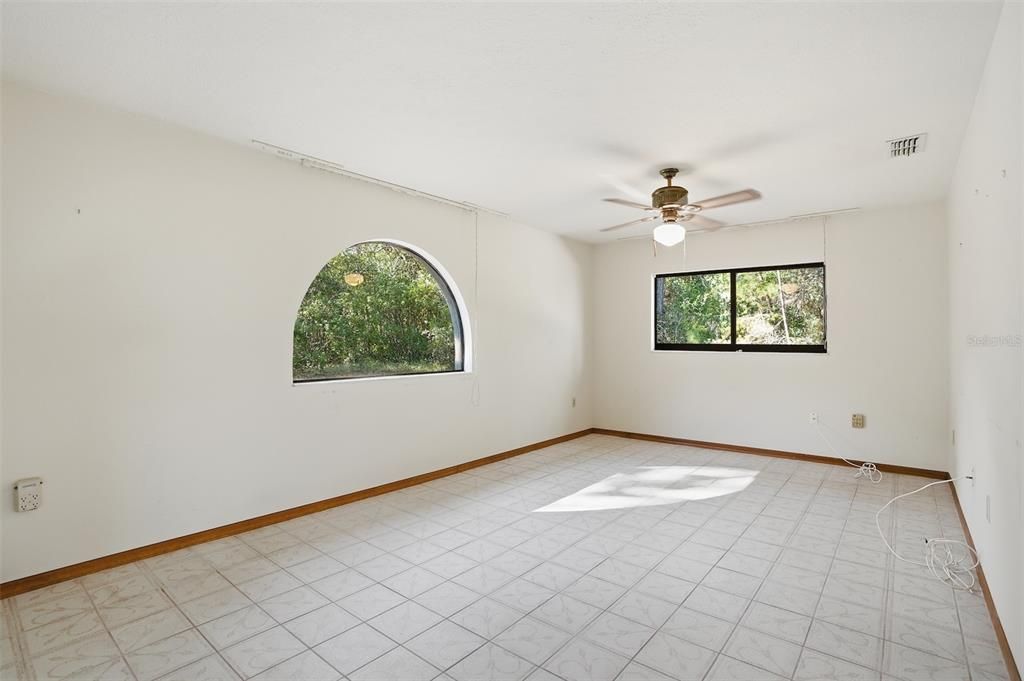 For Sale: $400,000 (3 beds, 3 baths, 2108 Square Feet)