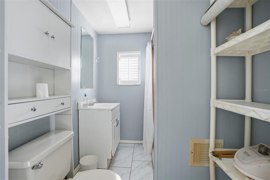 For Sale: $400,000 (3 beds, 3 baths, 2108 Square Feet)