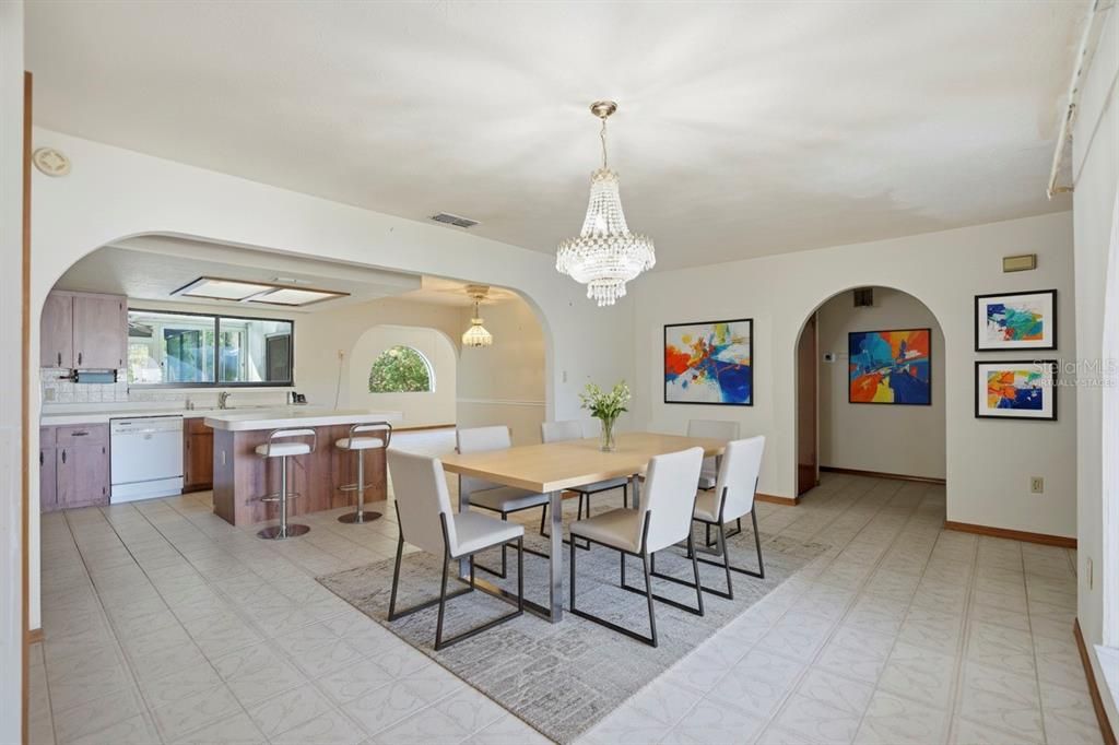 For Sale: $400,000 (3 beds, 3 baths, 2108 Square Feet)