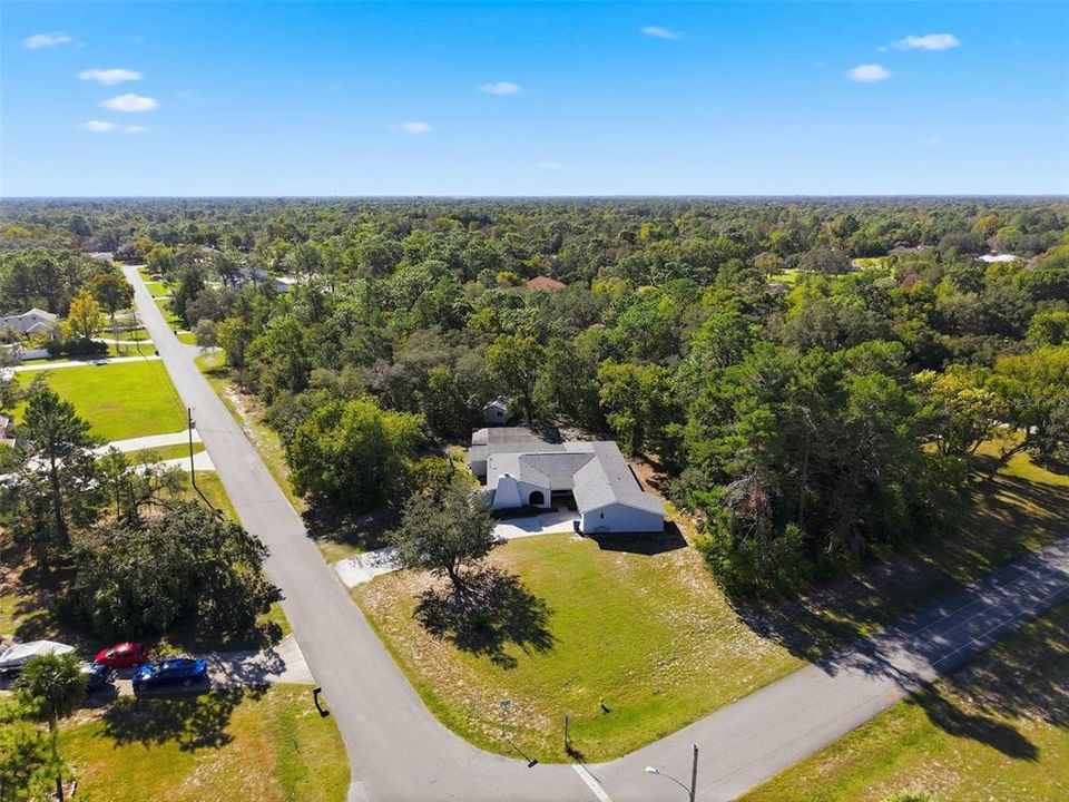 For Sale: $400,000 (3 beds, 3 baths, 2108 Square Feet)