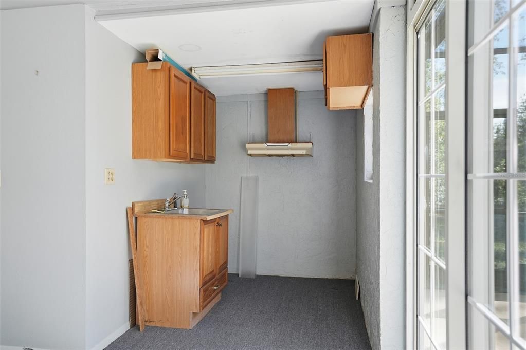 For Sale: $400,000 (3 beds, 3 baths, 2108 Square Feet)