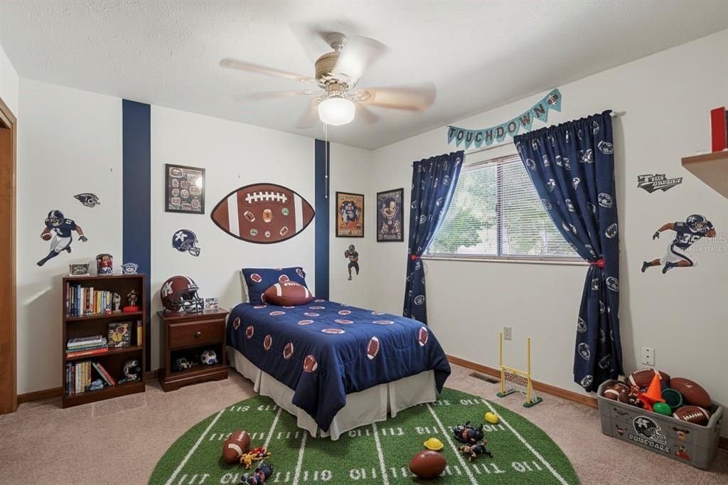 For Sale: $400,000 (3 beds, 3 baths, 2108 Square Feet)