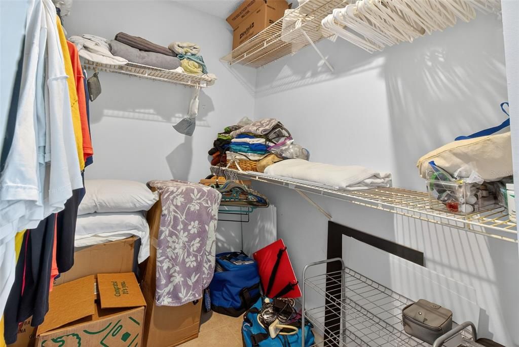 На продажу: $299,500 (2 спален, 2 ванн, 1260 Квадратных фут)