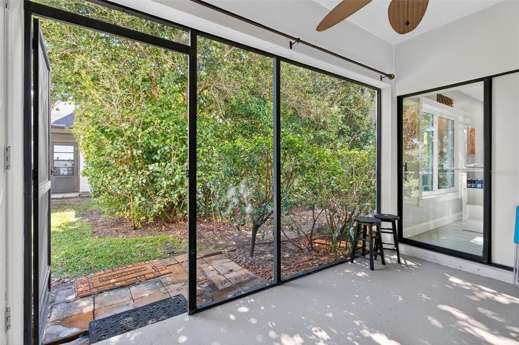 На продажу: $299,500 (2 спален, 2 ванн, 1260 Квадратных фут)