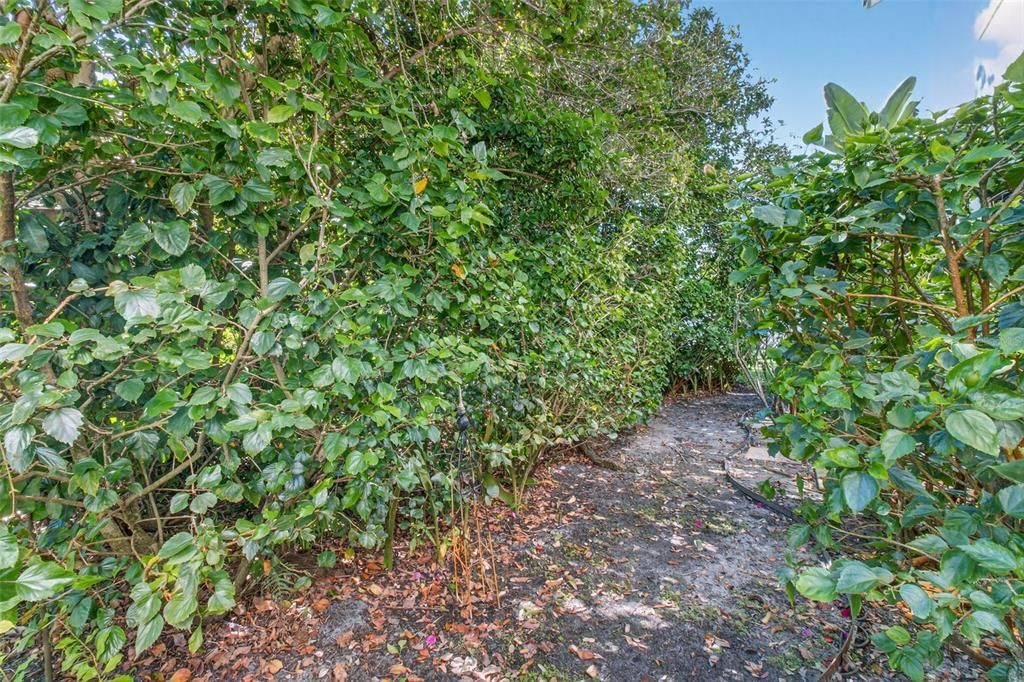 На продажу: $299,500 (2 спален, 2 ванн, 1260 Квадратных фут)