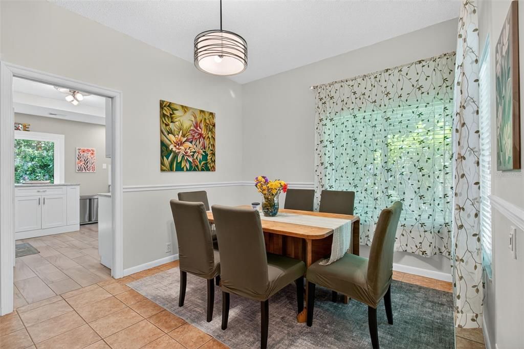 На продажу: $299,500 (2 спален, 2 ванн, 1260 Квадратных фут)