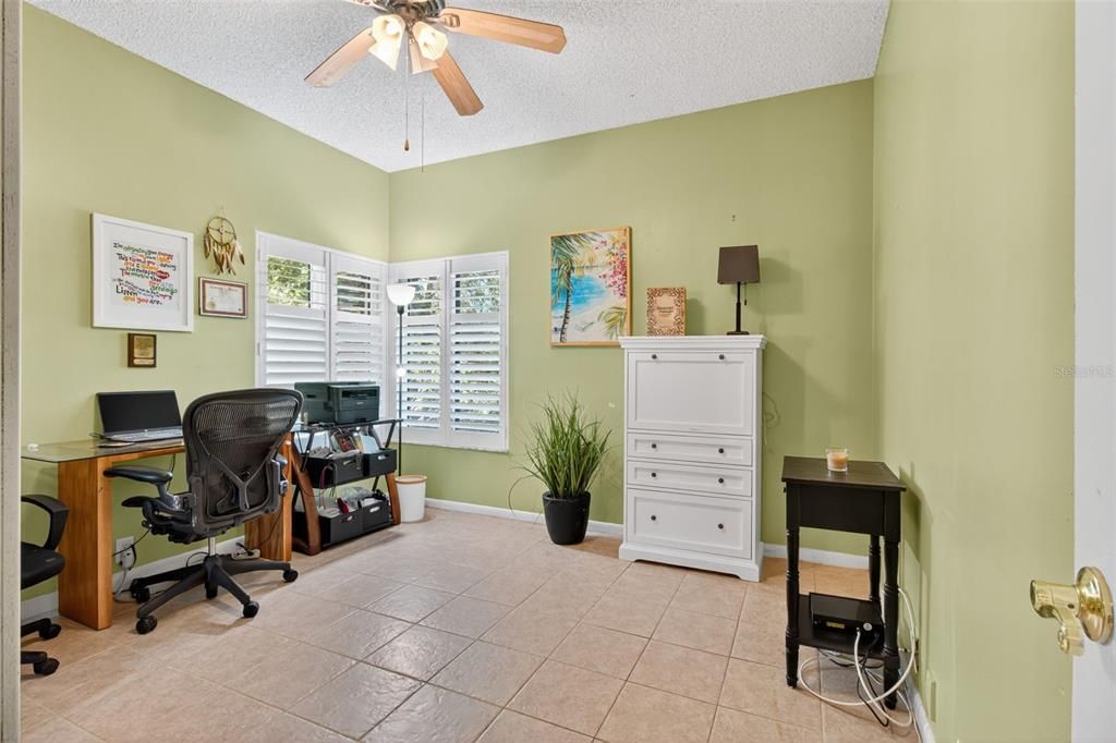 На продажу: $299,500 (2 спален, 2 ванн, 1260 Квадратных фут)