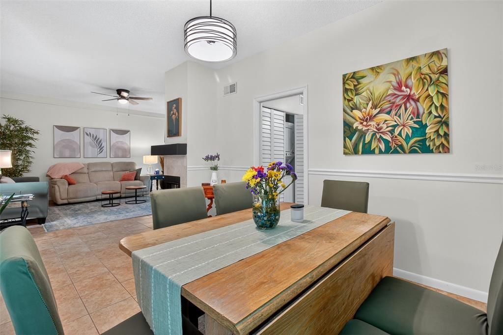 На продажу: $299,500 (2 спален, 2 ванн, 1260 Квадратных фут)