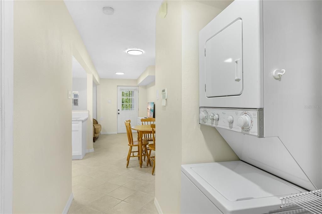 На продажу: $875,000 (7 спален, 5 ванн, 3435 Квадратных фут)