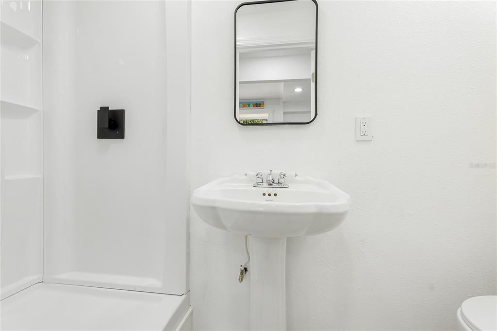 На продажу: $875,000 (7 спален, 5 ванн, 3435 Квадратных фут)