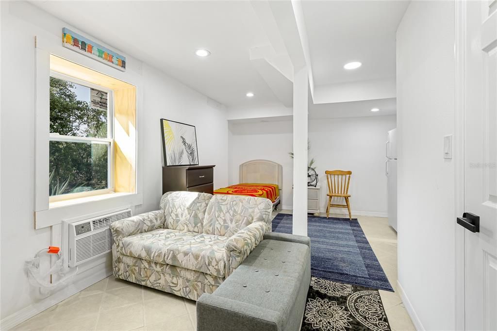 На продажу: $875,000 (7 спален, 5 ванн, 3435 Квадратных фут)