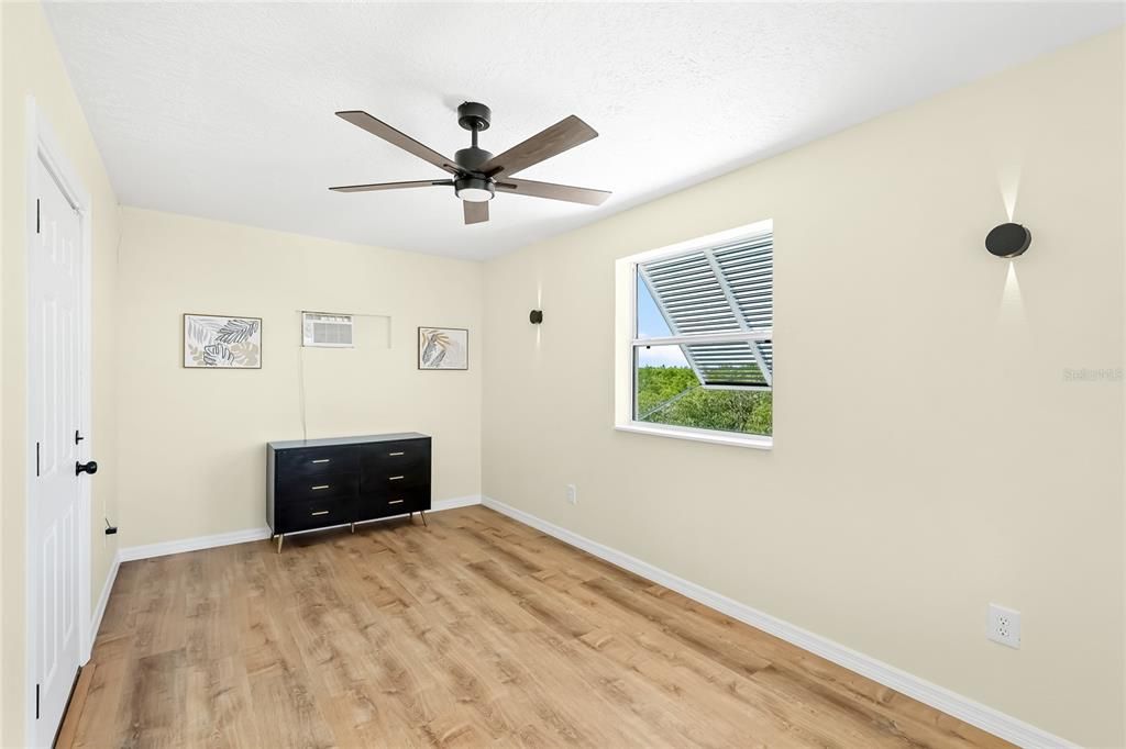 На продажу: $875,000 (7 спален, 5 ванн, 3435 Квадратных фут)