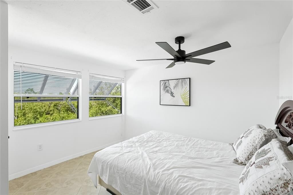 На продажу: $875,000 (7 спален, 5 ванн, 3435 Квадратных фут)