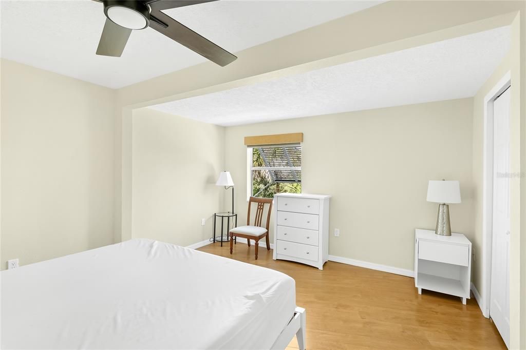 На продажу: $875,000 (7 спален, 5 ванн, 3435 Квадратных фут)