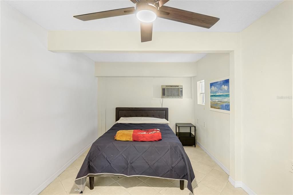 На продажу: $875,000 (7 спален, 5 ванн, 3435 Квадратных фут)