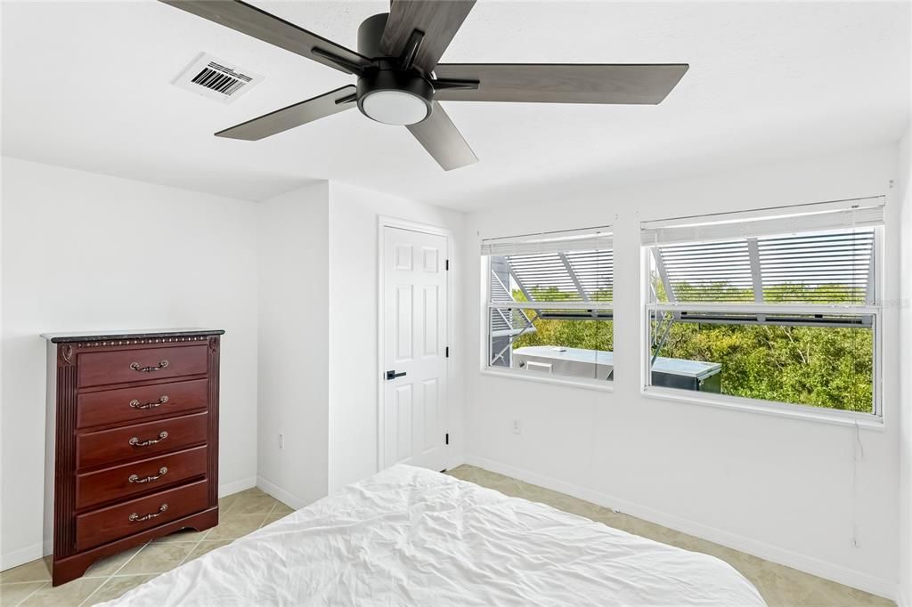 На продажу: $875,000 (7 спален, 5 ванн, 3435 Квадратных фут)