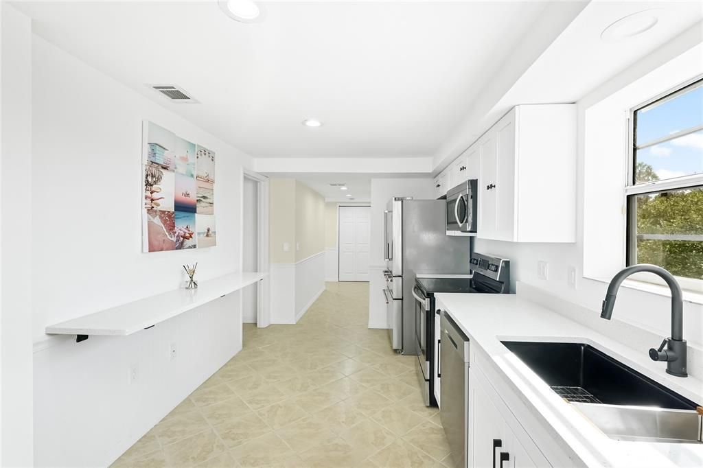 На продажу: $875,000 (7 спален, 5 ванн, 3435 Квадратных фут)