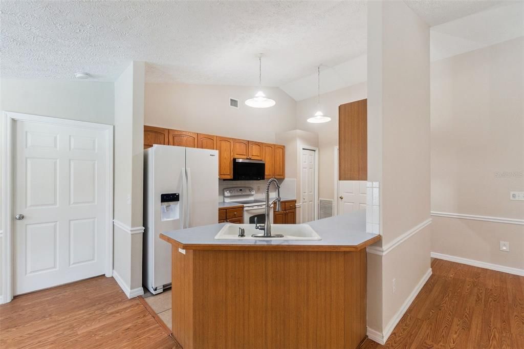 En Venta: $329,840 (3 camas, 2 baños, 1698 Pies cuadrados)