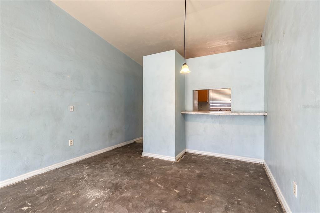 На продажу: $90,000 (2 спален, 1 ванн, 850 Квадратных фут)