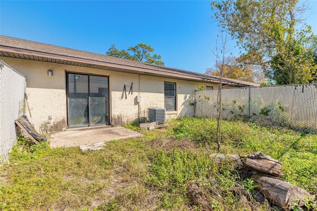 На продажу: $90,000 (2 спален, 1 ванн, 850 Квадратных фут)