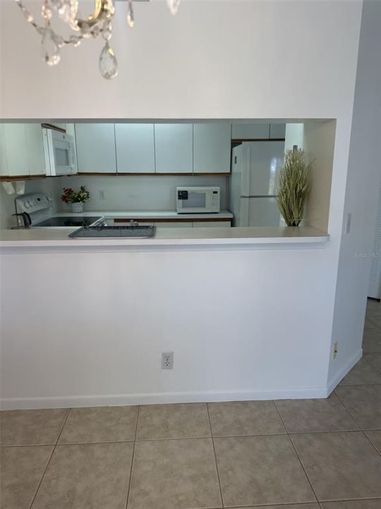 For Sale: $185,000 (1 beds, 1 baths, 1045 Square Feet)