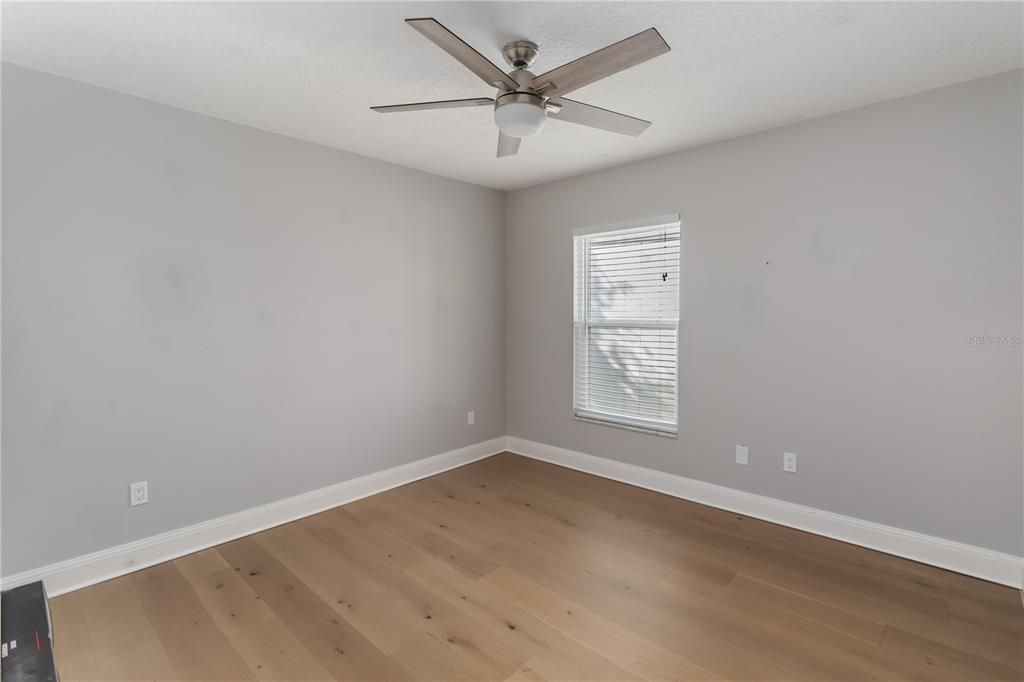 合同活跃: $849,900 (4 贝兹, 3 浴室, 2601 平方英尺)