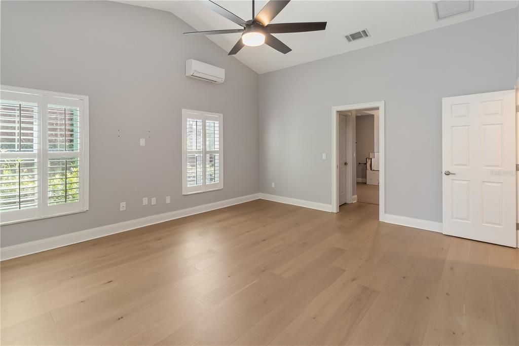 合同活跃: $849,900 (4 贝兹, 3 浴室, 2601 平方英尺)