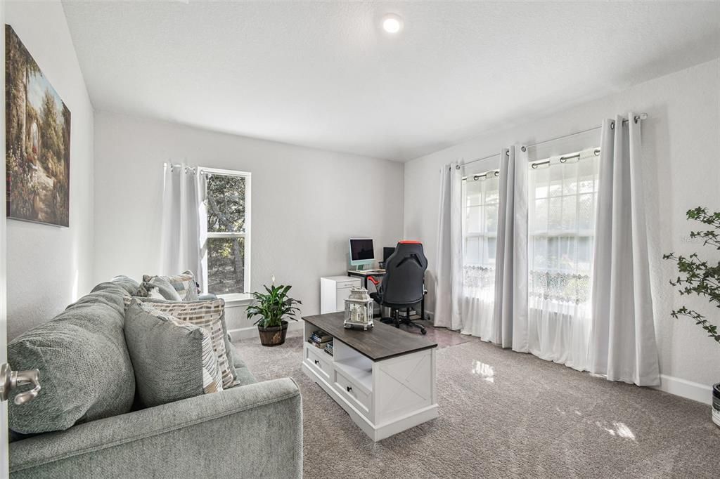 待售: $410,000 (4 贝兹, 3 浴室, 2503 平方英尺)