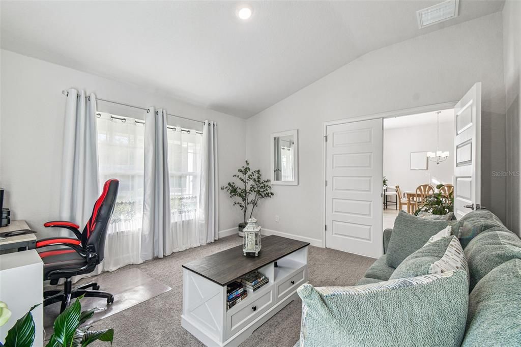 待售: $410,000 (4 贝兹, 3 浴室, 2503 平方英尺)