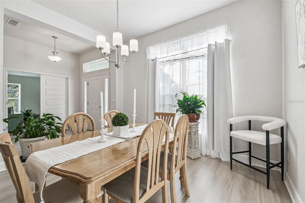 待售: $410,000 (4 贝兹, 3 浴室, 2503 平方英尺)