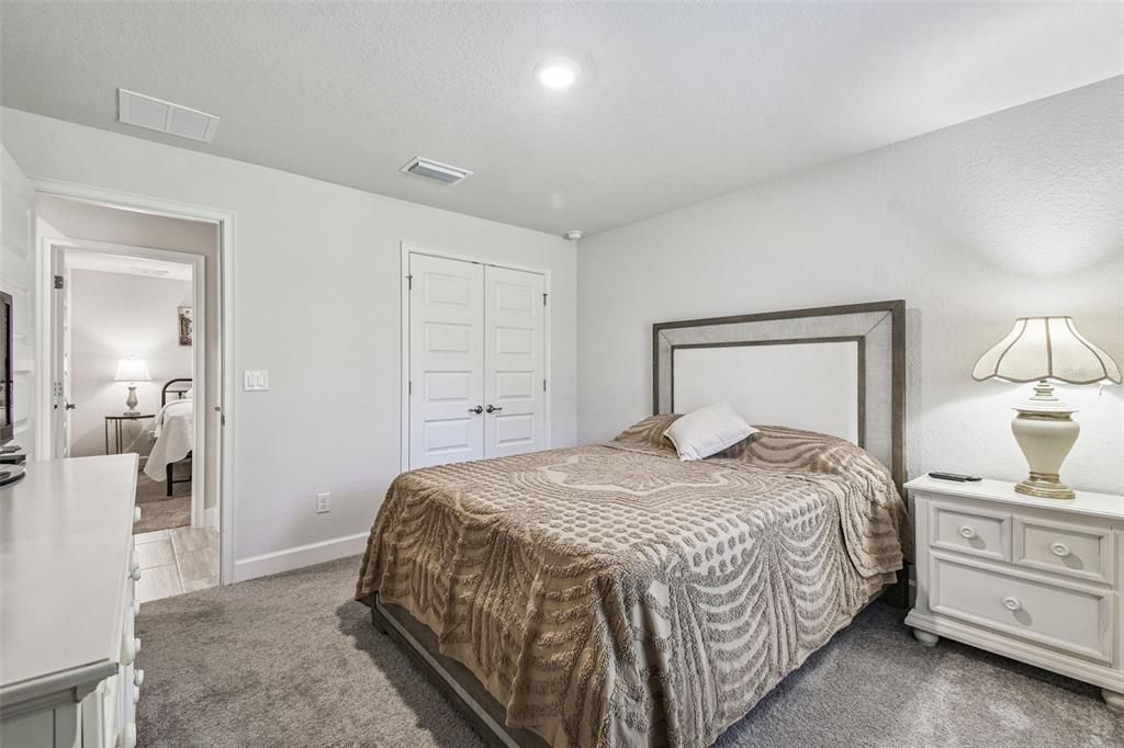 待售: $410,000 (4 贝兹, 3 浴室, 2503 平方英尺)