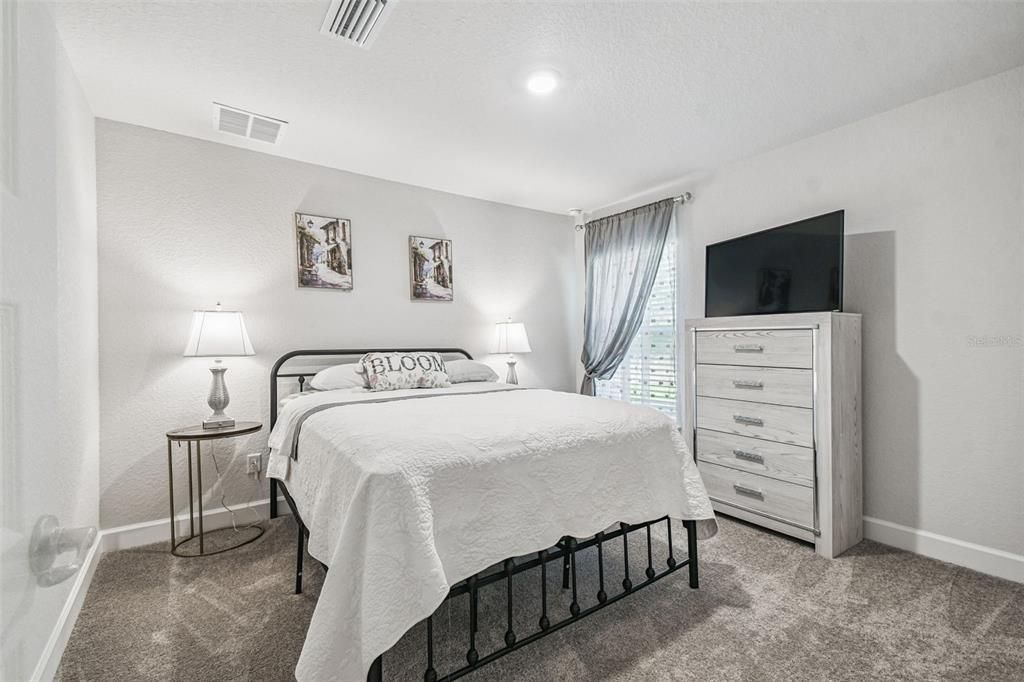 待售: $410,000 (4 贝兹, 3 浴室, 2503 平方英尺)