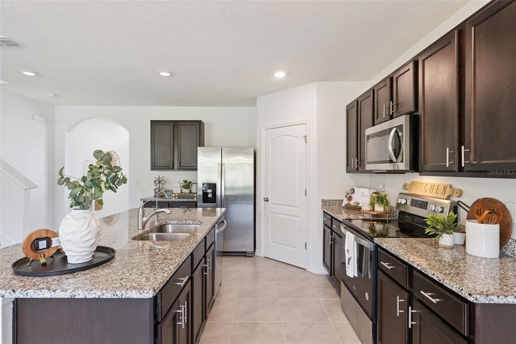 Active With Contract: $429,000 (5 beds, 3 baths, 2601 Square Feet)