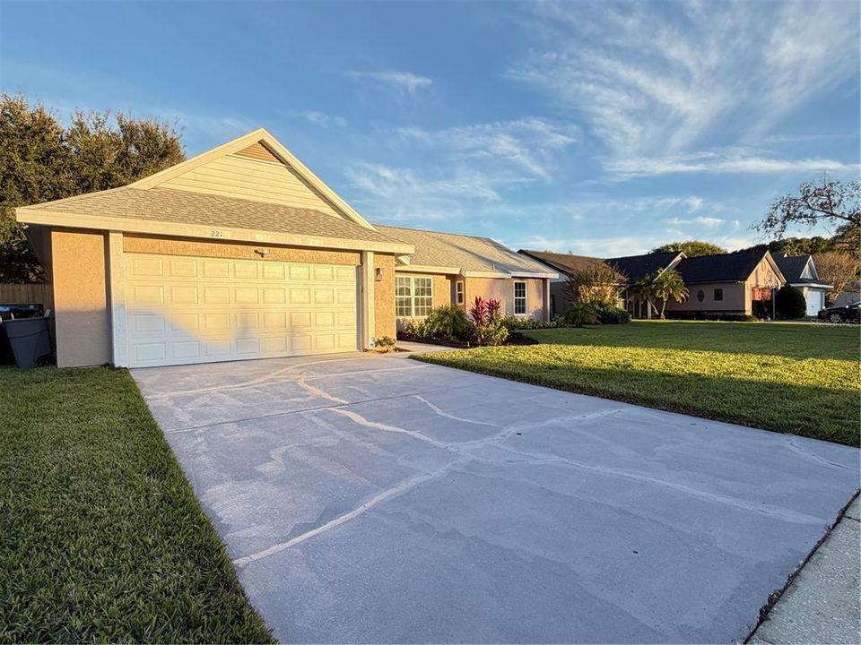 For Rent: $2,850 (3 beds, 2 baths, 1636 Square Feet)