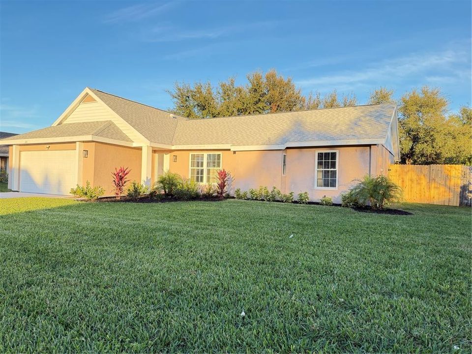 For Rent: $2,850 (3 beds, 2 baths, 1636 Square Feet)