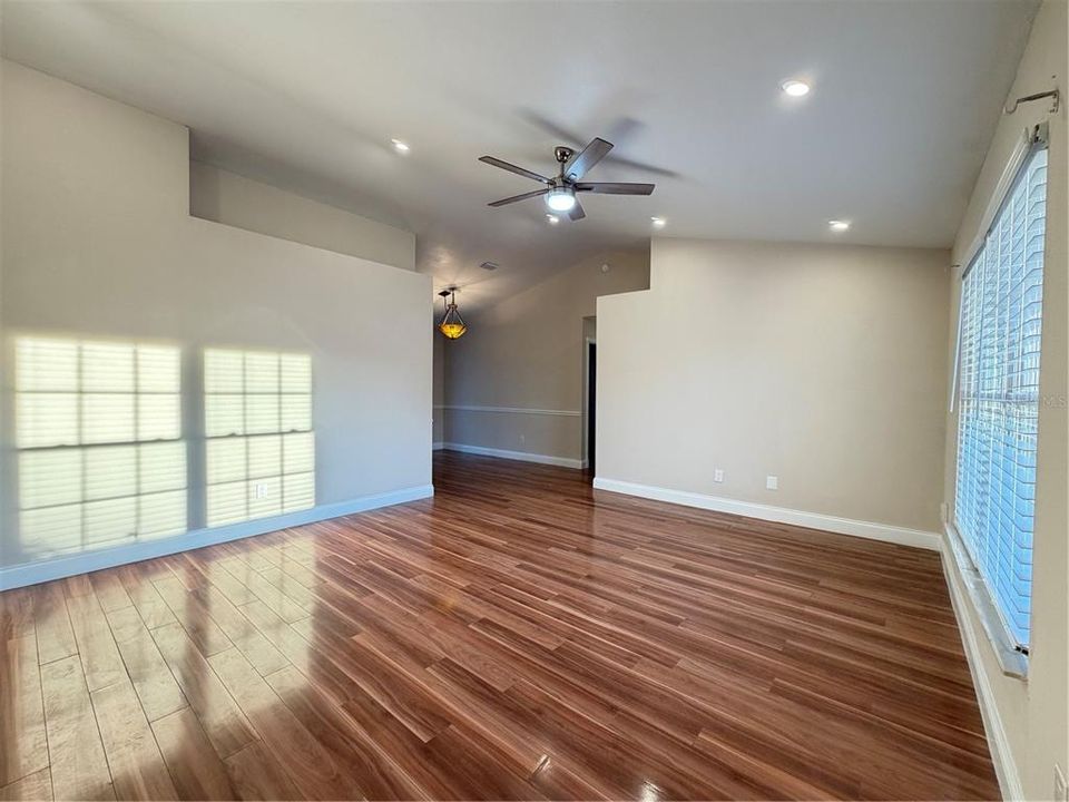 For Rent: $2,850 (3 beds, 2 baths, 1636 Square Feet)